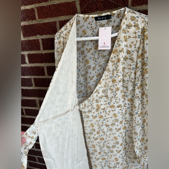 🤍BRAND NEW🤍 PKC Collection Wrap Dress - Picture 5 of 9